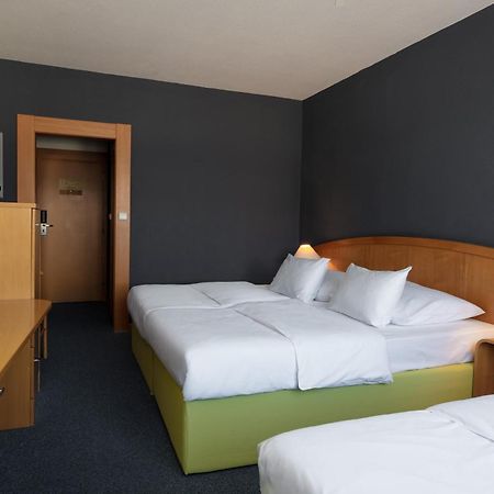 Orea Hotel Voro Brno Luaran gambar
