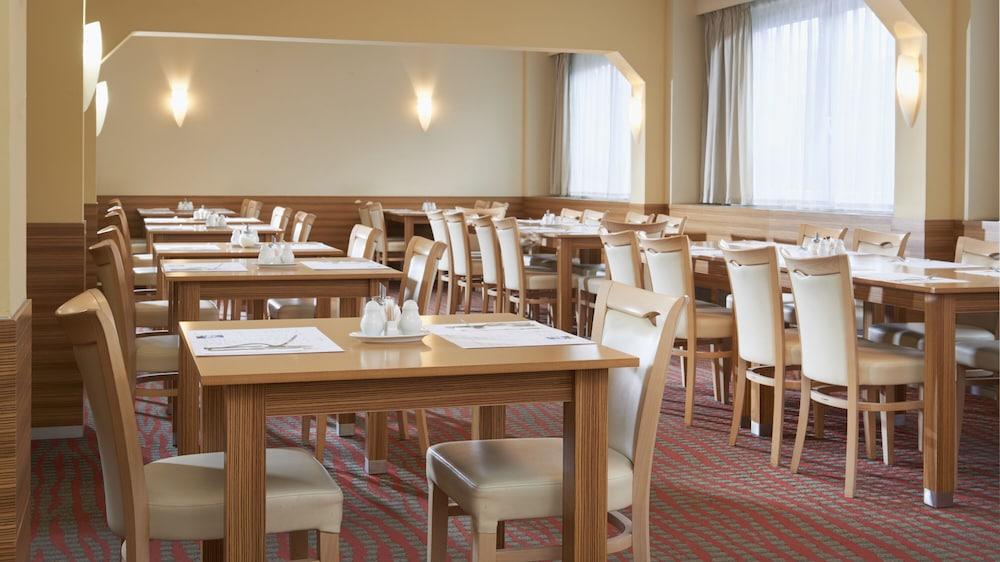 Orea Hotel Voro Brno Luaran gambar
