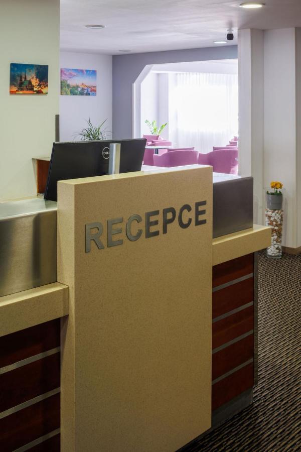 Orea Hotel Voro Brno Luaran gambar