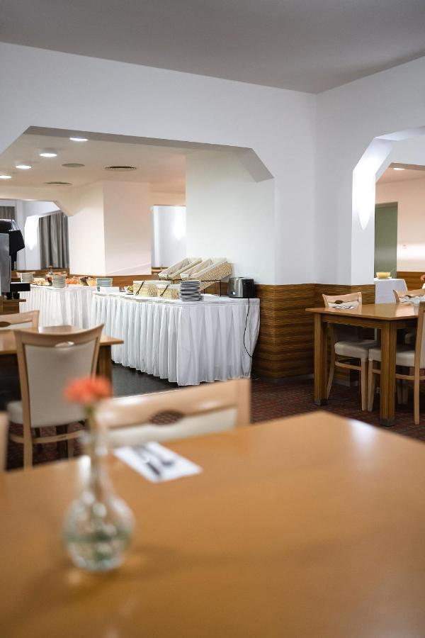 Orea Hotel Voro Brno Luaran gambar