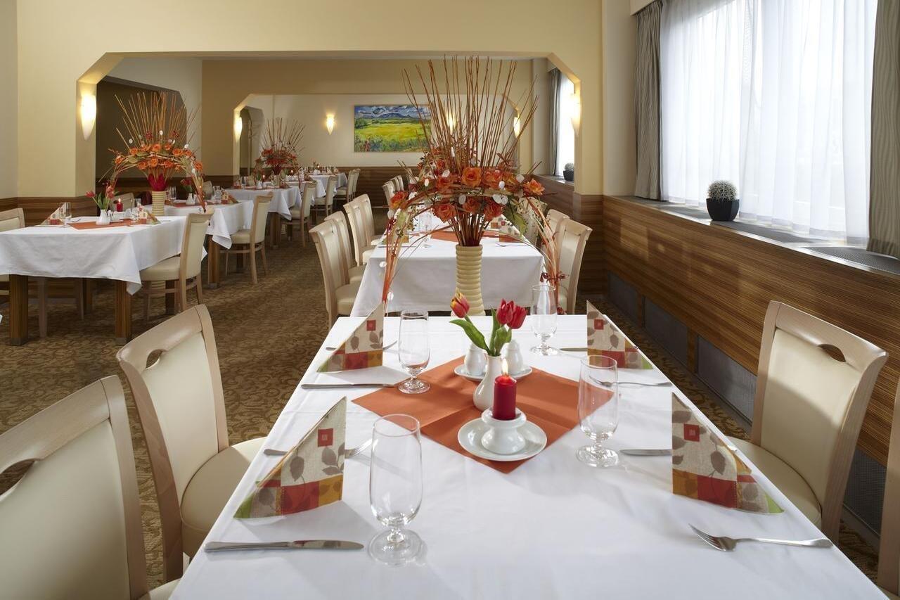 Orea Hotel Voro Brno Luaran gambar