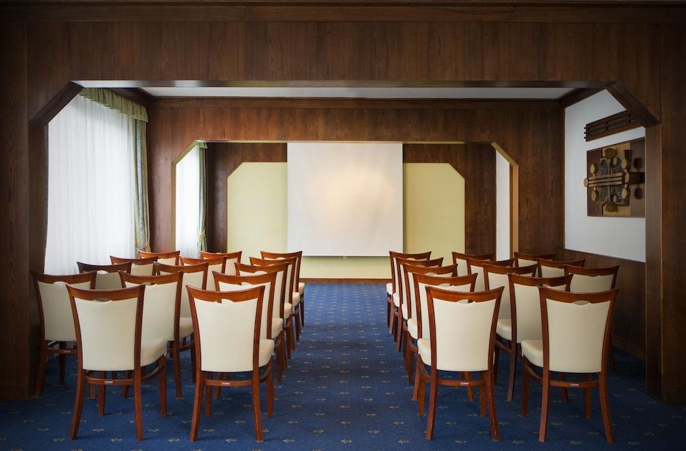 Orea Hotel Voro Brno Luaran gambar
