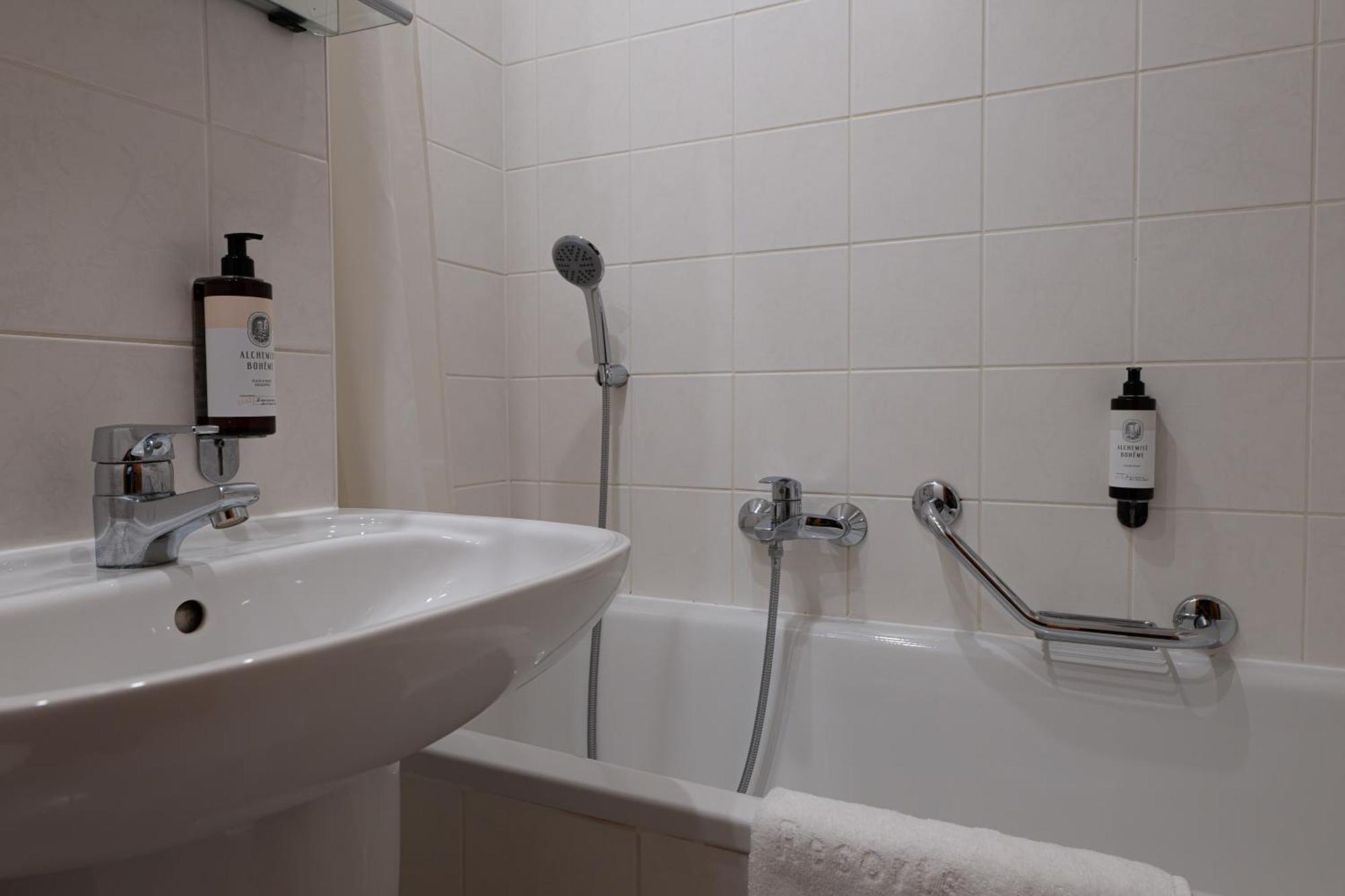 Orea Hotel Voro Brno Luaran gambar